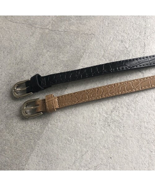 copine(コピン)の「シンプルクロコ型押し細ベルト(2color)【クリックポスト対象商品】(ベルト・レディース・その他)」の2枚目の写真