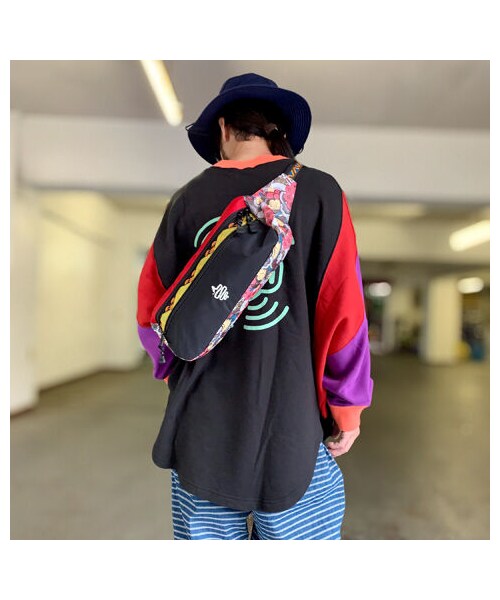 aldies アールディーズ　ウエストバッグ　ショルダー ALDIES（アールディーズ）の「Zimon Waist Bag(Red)※直営店限定色