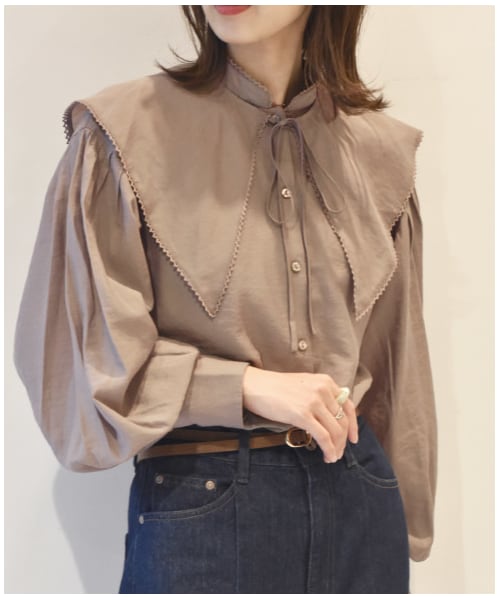 w closet(ダブルクローゼット)の「付け襟付きスタンドネックブラウス(トップス・レディース・オフホワイト/オートミール/ブラウン・FREE/M/L)」の6枚目の写真