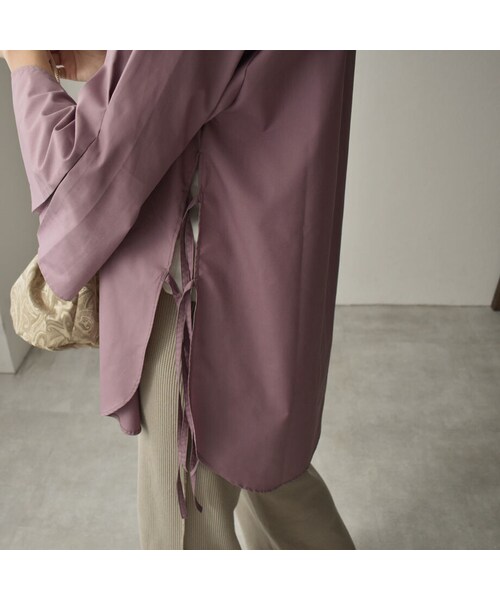 Lavish Gate(ラヴィッシュゲート)の「tops-04049 日本製 サイドスリット カフタンブラウス ホワイト ダスティパープル(シャツ/ブラウス・レディース・その他)」の2枚目の写真
