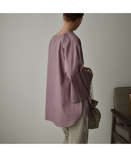 Lavish Gate(ラヴィッシュゲート)の「tops-04049 日本製 サイドスリット カフタンブラウス ホワイト ダスティパープル(シャツ/ブラウス・レディース・その他)」の4枚目の写真