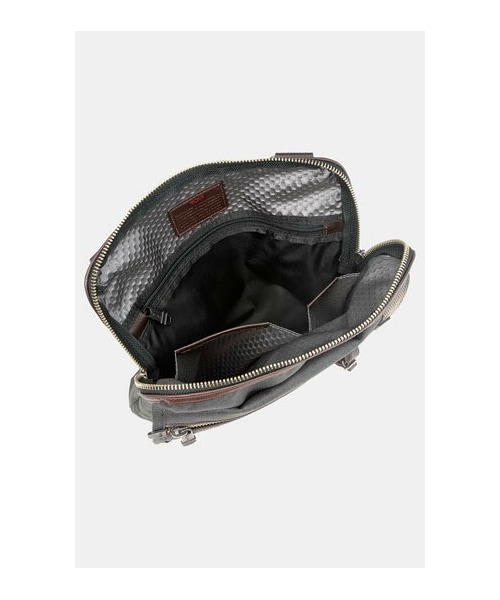 TUMI トゥミ　ALPHA BRAVO ANNAPOLIS ショルダーバッグ TUMI トゥミ ALPHA BRAVO ANNAPOLIS ショルダーバッグ TUMI トゥミ