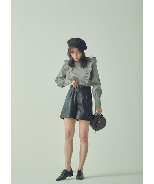 N WITH.（エヌウィズ）の「ラウンドタグポシェット10月下旬（ショルダーバッグ・レディース・アイボリー/ブラック・FREE）」の2枚目の写真