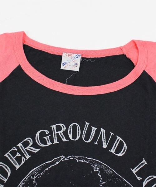 RNA（アールエヌエー）の「ハートEYEスカル配色ラグランTシャツ（トップス・レディース・オフホワイト×スミクロ/スミクロ×チェリーピンク/杢グレー×アクアブルー・M）」の6枚目の写真