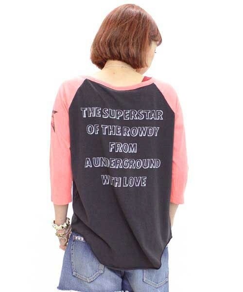 RNA（アールエヌエー）の「ハートEYEスカル配色ラグランTシャツ（トップス・レディース・オフホワイト×スミクロ/スミクロ×チェリーピンク/杢グレー×アクアブルー・M）」の5枚目の写真