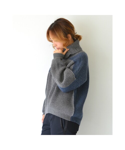 REKISAMI（レキサミ）の「配色ニットタートル（その他・レディース・ダークグレー(D,Gray)/グレー(Gray)・size 36）」の2枚目の写真