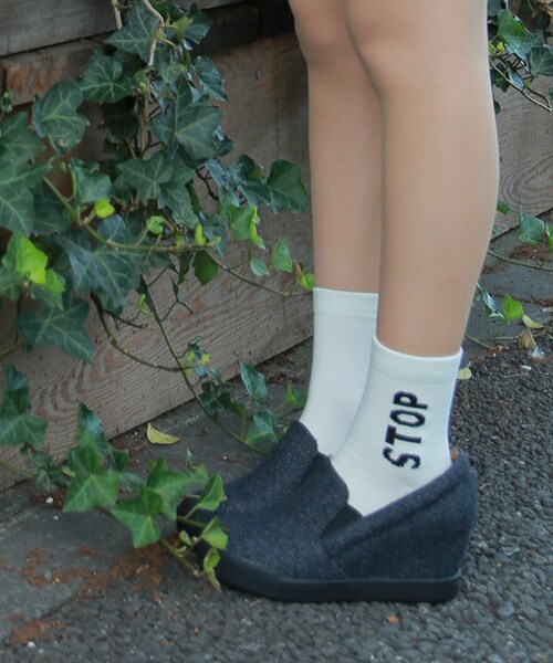 LOWRYS FARM(ローリーズファーム)の「インヒールスリッポン(シューズ・レディース・オフ/ブラック/ヒョウ・M/L)」の2枚目の写真