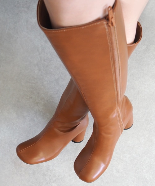 LAULEN（ローレン）の「Oblique toe long boots（ブーツ・レディース・ブラック/キャメル・23/235/24）」の2枚目の写真
