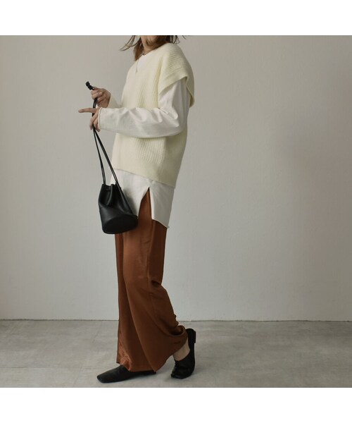 Lavish Gate（ラヴィッシュゲート）の「knit-02093　Vネック　ケーブルニットベスト　オフホワイト（ベスト・レディース・その他）」の4枚目の写真