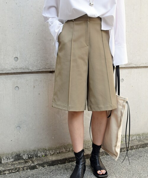 no brand(ノーブランド)の「エコレザーバミューダPT(その他パンツ・レディース・その他)」の1枚目の写真