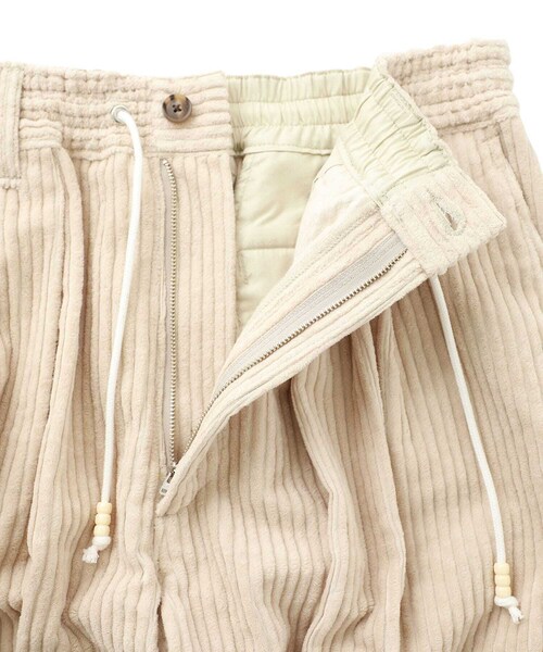FACCIES(ファチーズ)の「CORDUROY HEAVY WIDE PANTS(パンツ・メンズ・IVORY/BLACK・1/2)」の18枚目の写真