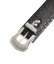 TOGA PULLA（トーガ プルラ）の「ステッチレザーメタルバングル