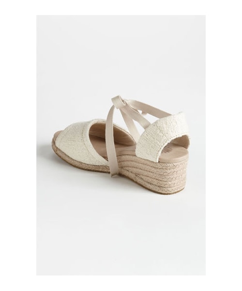 UGG（アグ）の「UGG® Australia 'Delmar' Sandal（サンダル・Black/Natural・10 M/6.5 M）」の2枚目の写真