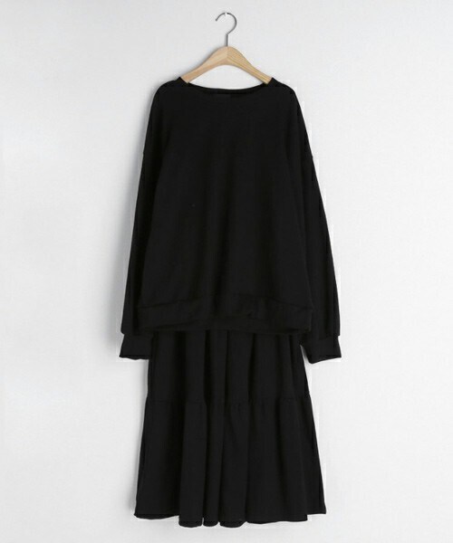 DHOLIC（ディーホリック）の「スウェット&ティアードスカートSET（スウェット・レディース・グレー/レッド/ブラック・FREE）」の2枚目の写真