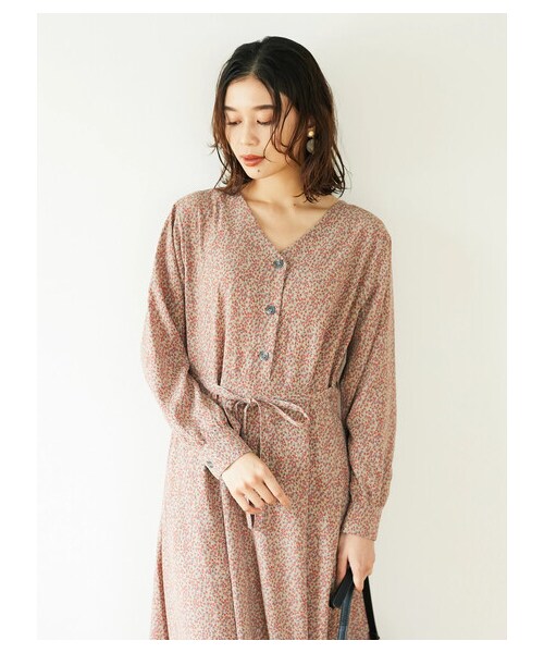 Green　Parks（グリーンパークス）の「小花柄ワンピース（ワンピース/ドレス・グレー/ブラック/カーキ・F）」の5枚目の写真