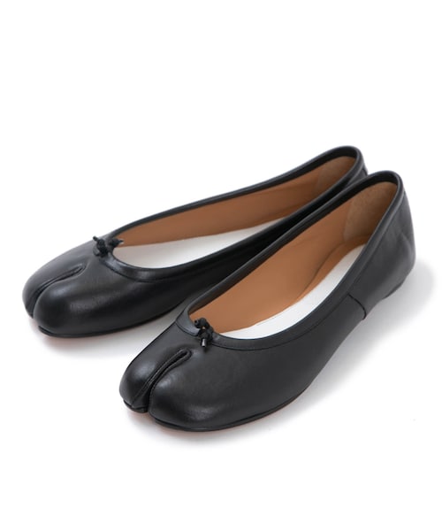 Maison Margiela(メゾンマルジェラ)の「'Tabi' ballet shoes(シューズ・レディース・BLACK/01/BROWN/20)」の1枚目の写真