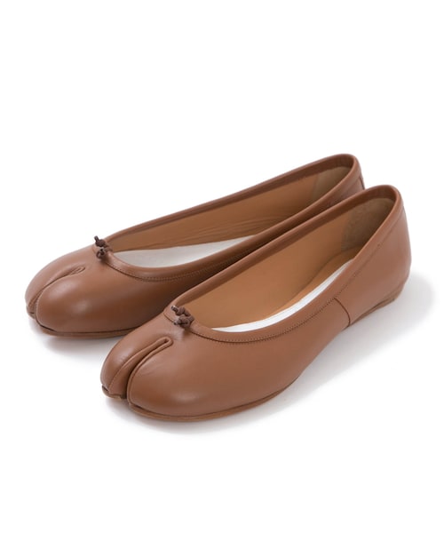 Maison Margiela(メゾンマルジェラ)の「'Tabi' ballet shoes(シューズ・レディース・BLACK/01/BROWN/20)」の2枚目の写真
