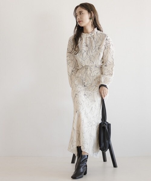 mysty woman（ミスティウーマン）の「【先行予約】線描き柄マーメイドスカート（スカート・レディース・アイボリー/ブラック/ブラウン・F）」の4枚目の写真