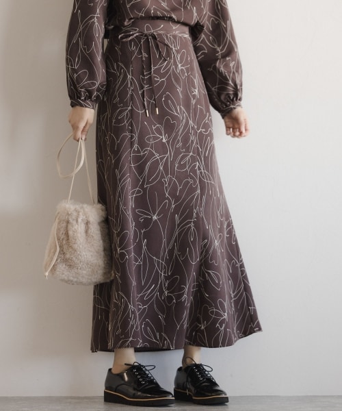 mysty woman（ミスティウーマン）の「【先行予約】線描き柄マーメイドスカート（スカート・レディース・アイボリー/ブラック/ブラウン・F）」の3枚目の写真