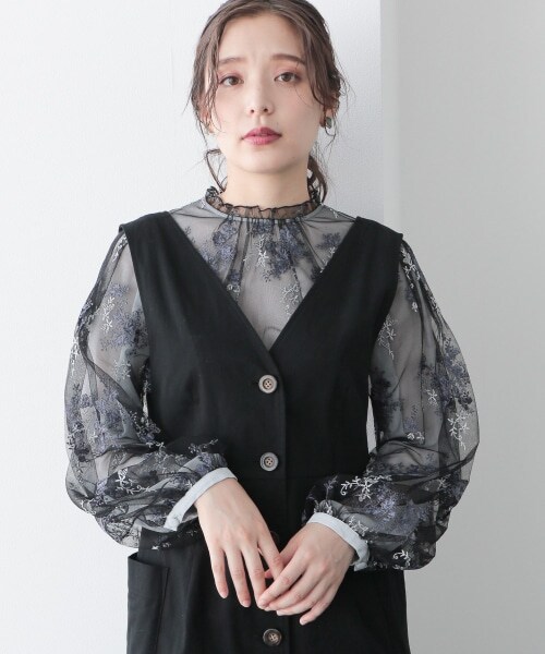 mysty woman（ミスティウーマン）の「フローラル刺繍ロング