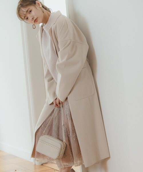 mysty woman(ミスティウーマン)の「【追加予約】ボリュームガウンコート(ジャケット/アウター・レディース・アイボリー/【WEB限定】ブラック/【WEB限定】ダークピンク/モカ/ブラウン/ブルーグレー・F)」の1枚目の写真