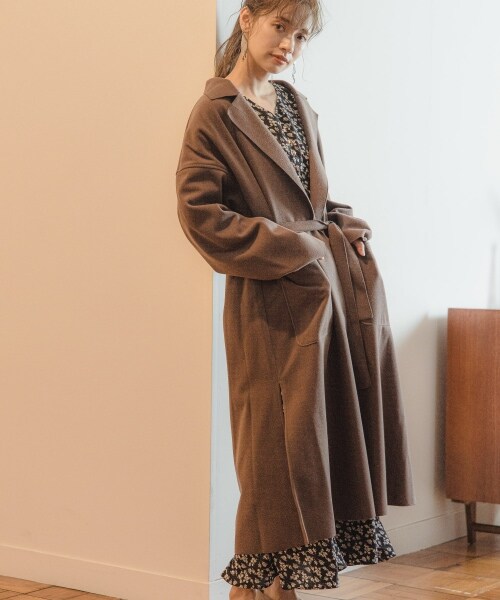 mysty woman(ミスティウーマン)の「【追加予約】ボリュームガウンコート(ジャケット/アウター・レディース・アイボリー/【WEB限定】ブラック/【WEB限定】ダークピンク/モカ/ブラウン/ブルーグレー・F)」の17枚目の写真