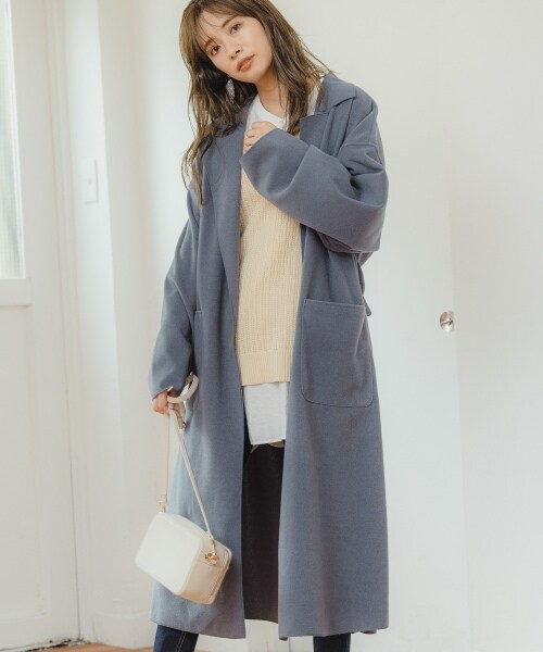 mysty woman(ミスティウーマン)の「【追加予約】ボリュームガウンコート(ジャケット/アウター・レディース・アイボリー/【WEB限定】ブラック/【WEB限定】ダークピンク/モカ/ブラウン/ブルーグレー・F)」の3枚目の写真