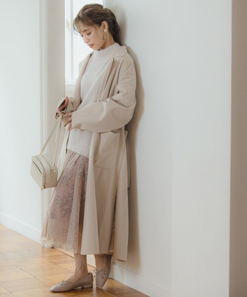 mysty woman(ミスティウーマン)の「【追加予約】ボリュームガウンコート(ジャケット/アウター・レディース・アイボリー/【WEB限定】ブラック/【WEB限定】ダークピンク/モカ/ブラウン/ブルーグレー・F)」の8枚目の写真