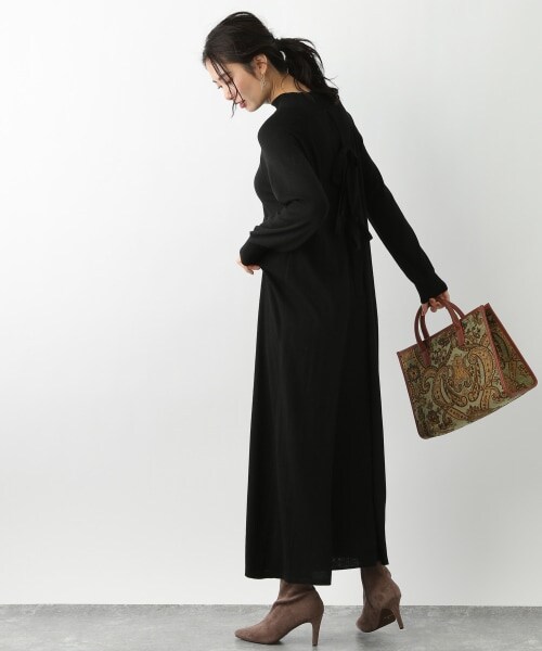 Andemiu（アンデミュウ）の「バックリボンタートルニットワンピース（ワンピース/ドレス・ブラック/アイボリー/ブルー）」の12枚目の写真