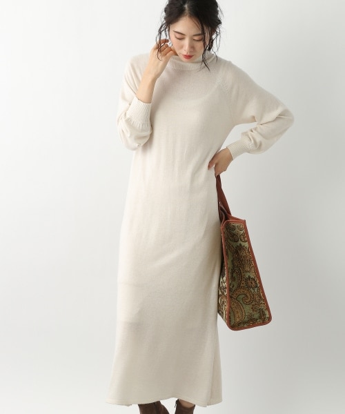 Andemiu（アンデミュウ）の「バックリボンタートルニットワンピース（ワンピース/ドレス・ブラック/アイボリー/ブルー）」の10枚目の写真