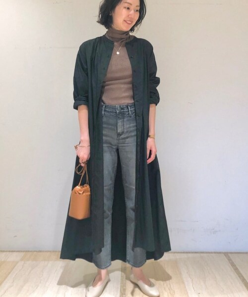 BABYLONE(バビロン)の「ストレートデニム(パンツ・ライトグレー/ライトブルー)」の5枚目の写真