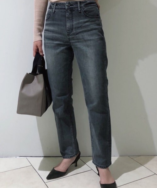 BABYLONE(バビロン)の「ストレートデニム(パンツ・ライトグレー/ライトブルー)」の3枚目の写真