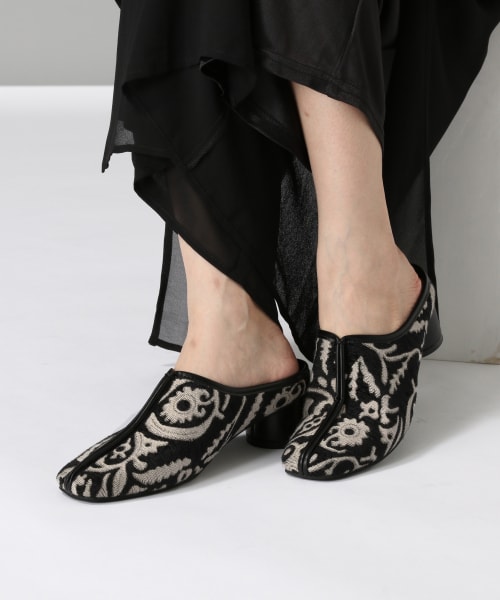 JEANASIS（ジーナシス）の「ライニングヒールミュール【完売カラー追加予約】（シューズ・ホワイト()/ブラック()/ブラック系その他()）」の9枚目の写真