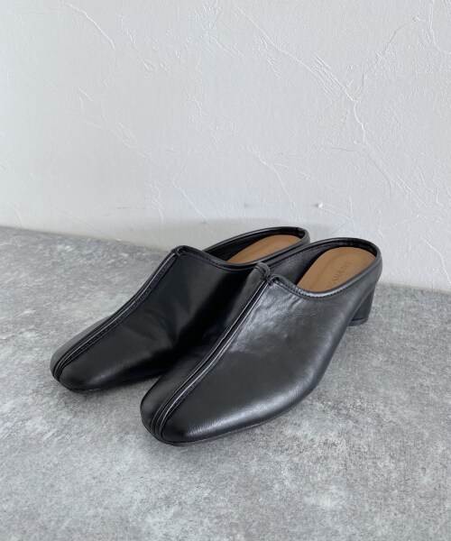 JEANASIS（ジーナシス）の「ライニングヒールミュール【完売カラー追加予約】（シューズ・ホワイト()/ブラック()/ブラック系その他()）」の2枚目の写真