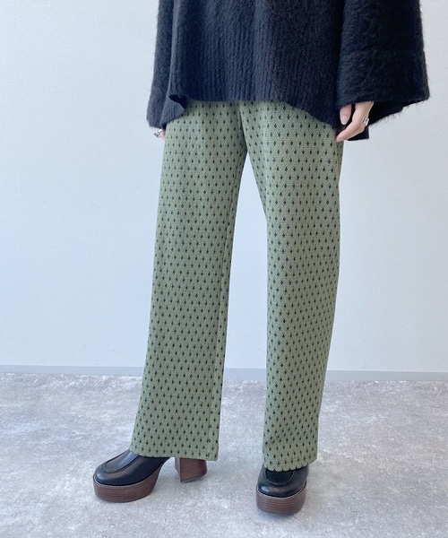 JEANASIS（ジーナシス）の「ラメジャガードカットパンツ（パンツ・オフホワイト()/ブラウン系()/ライトグリーン()/ブルー()）」の3枚目の写真