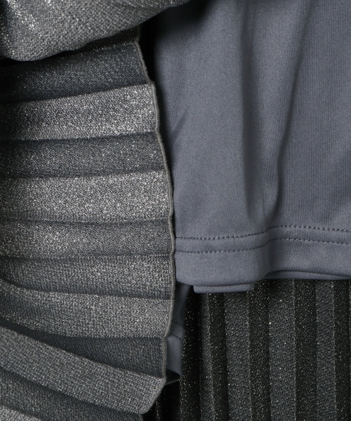 JEANASIS（ジーナシス）の「リバーシブルシャンブレープリーツスカート（スカート・ブラック×ブラウン()/グレー×シルバー()/ブルー×パープル()）」の12枚目の写真
