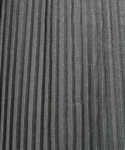 JEANASIS（ジーナシス）の「リバーシブルシャンブレープリーツスカート（スカート・ブラック×ブラウン()/グレー×シルバー()/ブルー×パープル()）」の11枚目の写真