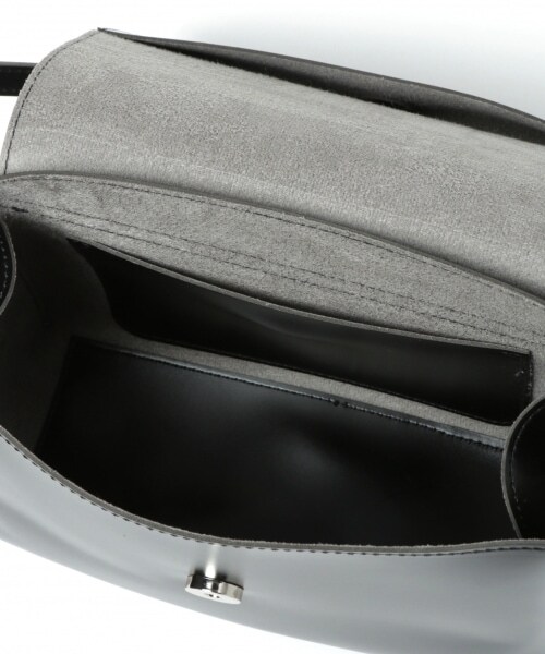 LAKOLE（ラコレ）の「ロールフラップショルダーバッグ（バッグ・ブラック()/ベージュ()/カーキ()）」の15枚目の写真