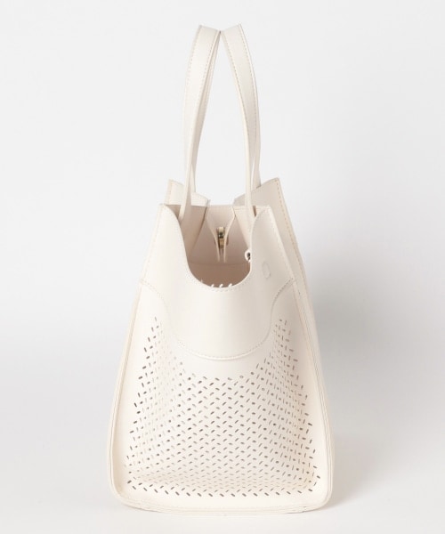 LEPSIM（レプシィム）の「フェイクレザーパンチングＢＡＧ（バッグ・オフ/ブラウン/ネイビー）」の5枚目の写真