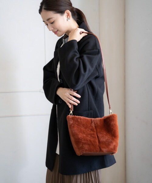 LEPSIM（レプシィム）の「フェイクファー２ＷＡＹ ＢＡＧ（バッグ・アイボリー/レンガ/レオパード）」の2枚目の写真