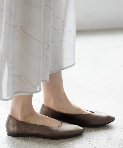 LEPSIM(レプシィム)の「UカットソフトフラットAW(シューズ・レオパード/【WEB限定】オフ×カタオシ/ブラック/【WEB限定】パイソン/ライトベージュ/ブラウン×カタオシ/ガンメタ)」の7枚目の写真