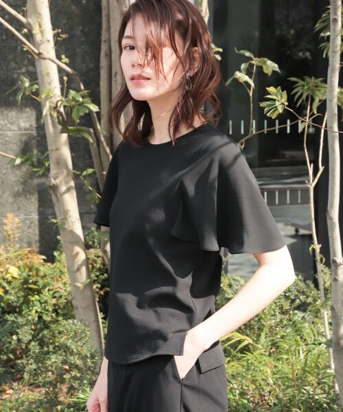 LEPSIM（レプシィム）の「ソデフハク フレアスリーブ（トップス・オフ/ブラック/グレージュ/ブルーグリーン）」の2枚目の写真