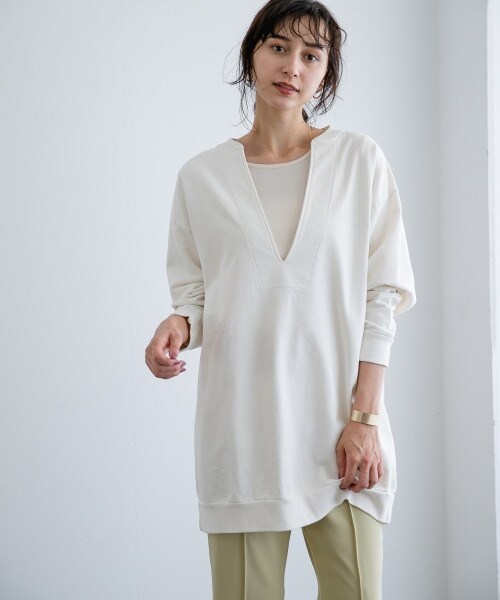 A part by(アパートバイ)の「Coスキッパーウラケスウェット(トップス・オフホワイト/ブラック/ライトグリーン)」の1枚目の写真