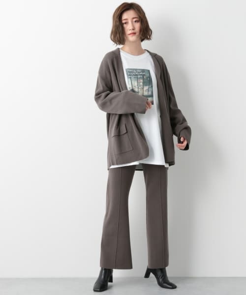 A part by（アパートバイ）の「12GCoAcニットフレアパンツ（パンツ・チャコールグレー/ライトベージュ/ブラウン）」の9枚目の写真