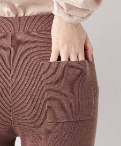 A part by（アパートバイ）の「12GCoAcニットフレアパンツ（パンツ・チャコールグレー/ライトベージュ/ブラウン）」の20枚目の写真
