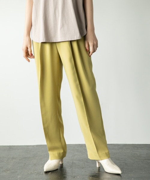 LOWRYS FARM（ローリーズファーム）の「カラータックワイドパンツ（パンツ・アイボリー/ブラック/イエロー/カーキ）」の7枚目の写真