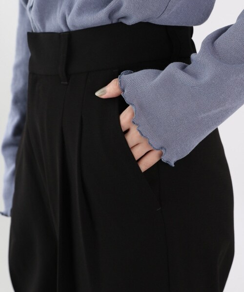 LOWRYS FARM（ローリーズファーム）の「カラータックワイドパンツ（パンツ・アイボリー/ブラック/イエロー/カーキ）」の17枚目の写真