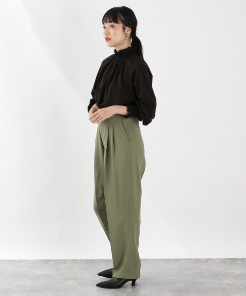 LOWRYS FARM（ローリーズファーム）の「カラータックワイドパンツ（パンツ・アイボリー/ブラック/イエロー/カーキ）」の13枚目の写真