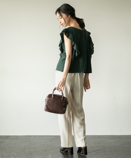 LOWRYS FARM（ローリーズファーム）の「カラータックワイドパンツ（パンツ・アイボリー/ブラック/イエロー/カーキ）」の6枚目の写真