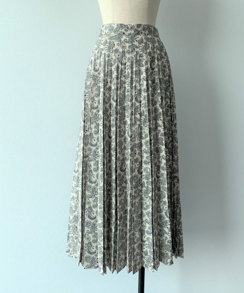 LOWRYS FARM（ローリーズファーム）の「ペイズリープリーツスカート（スカート・ブラック/ブラウン）」の18枚目の写真